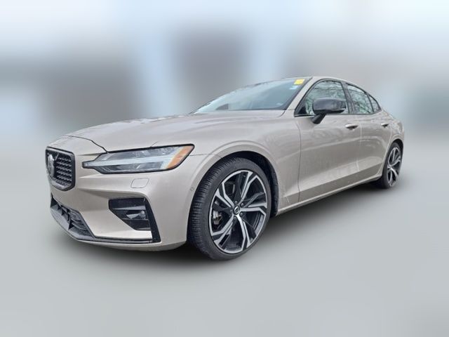 2024 Volvo S60 Plus Dark Theme