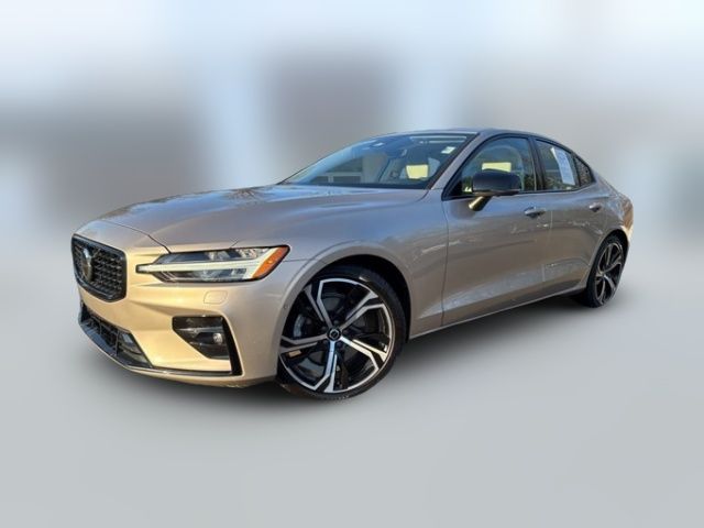 2024 Volvo S60 Plus Dark Theme