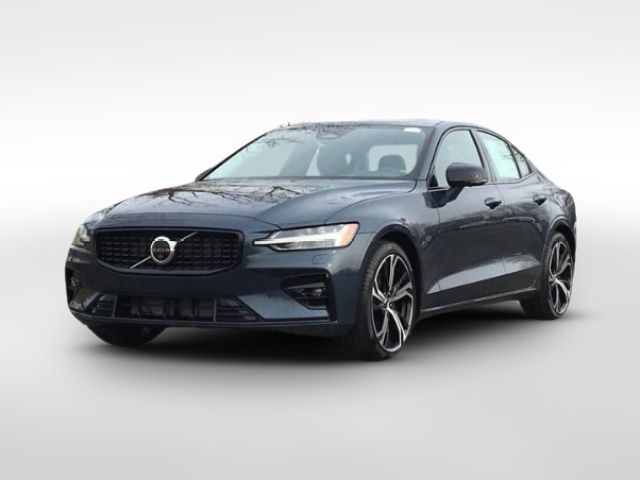 2024 Volvo S60 Plus Dark Theme