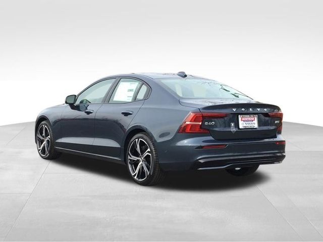 2024 Volvo S60 Plus Dark Theme