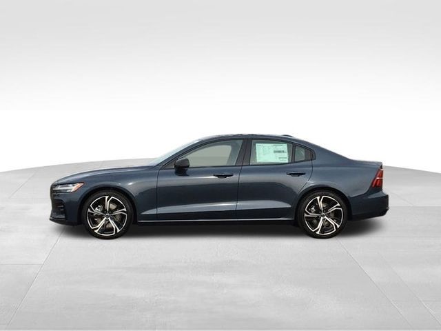 2024 Volvo S60 Plus Dark Theme