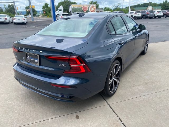 2024 Volvo S60 Plus Dark Theme