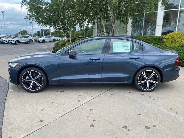 2024 Volvo S60 Plus Dark Theme