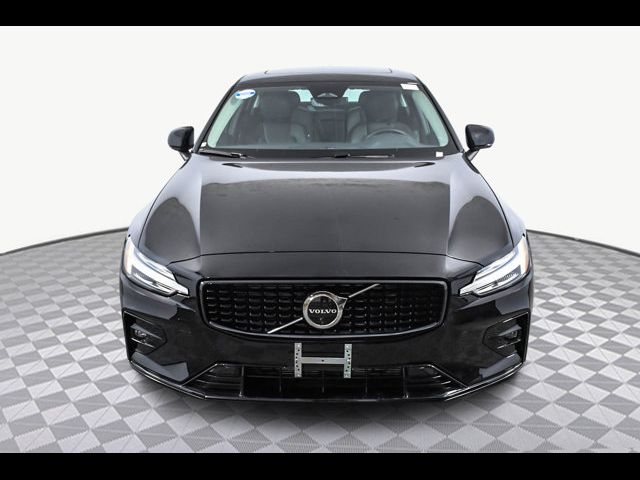 2024 Volvo S60 Plus Dark Theme