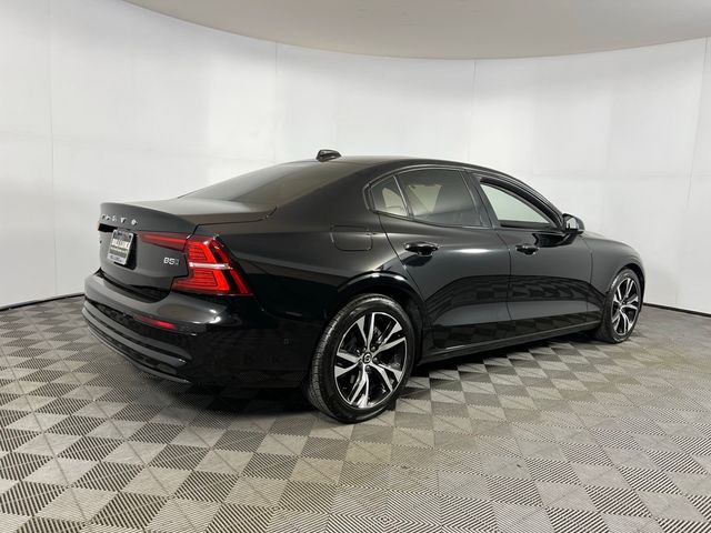 2024 Volvo S60 Plus Dark Theme