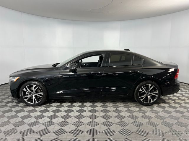 2024 Volvo S60 Plus Dark Theme