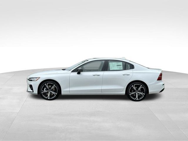 2024 Volvo S60 Plus Dark Theme