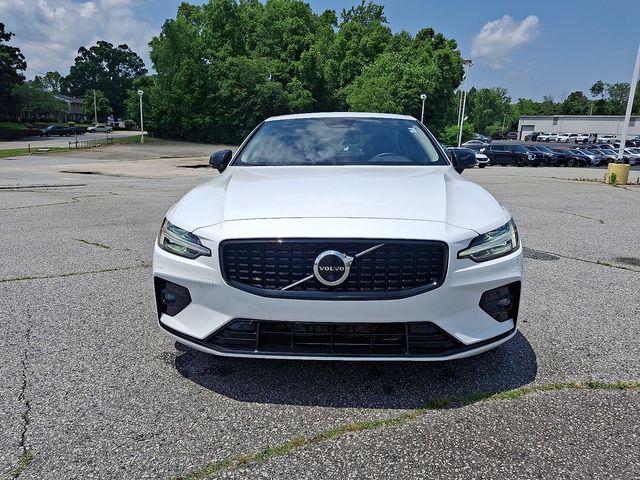 2024 Volvo S60 Plus Dark Theme