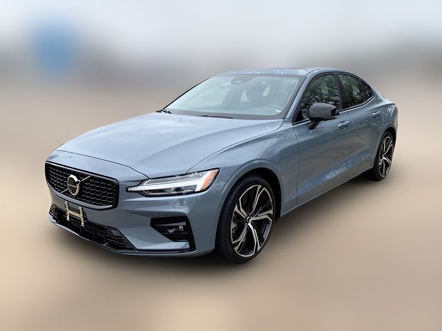 2024 Volvo S60 Plus Dark Theme