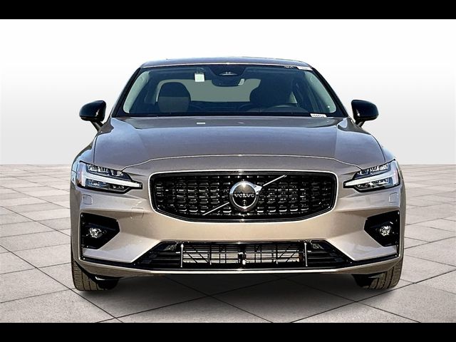 2024 Volvo S60 Plus Dark Theme