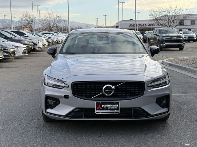 2024 Volvo S60 Plus Dark Theme