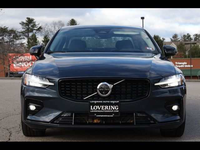 2024 Volvo S60 Plus Dark Theme