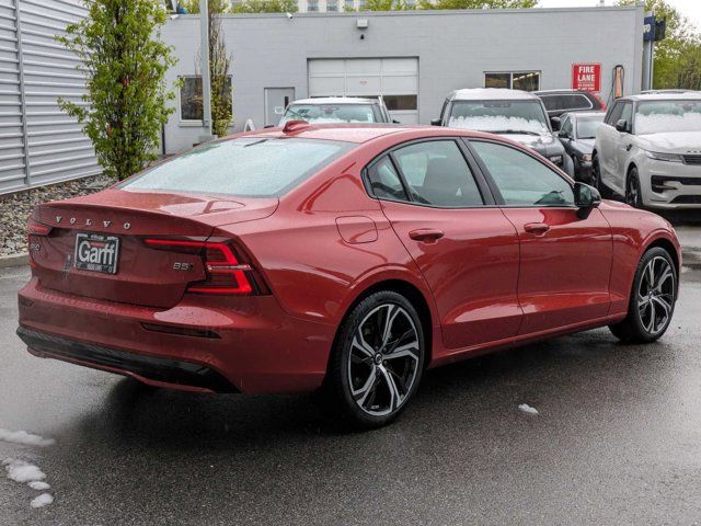 2024 Volvo S60 Plus Dark Theme