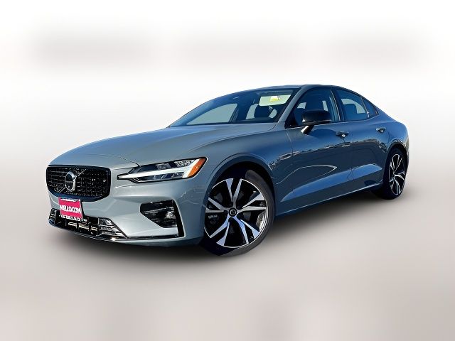 2024 Volvo S60 Plus Dark Theme