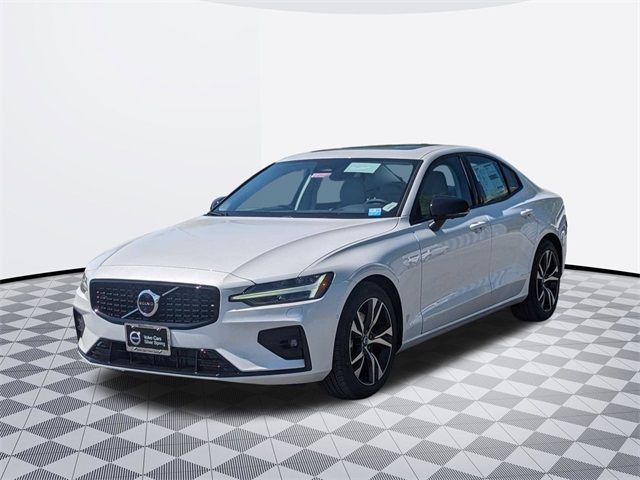 2024 Volvo S60 Plus Dark Theme