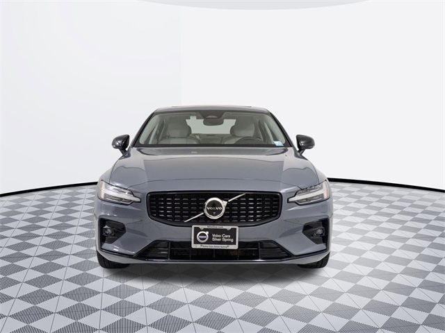 2024 Volvo S60 Plus Dark Theme