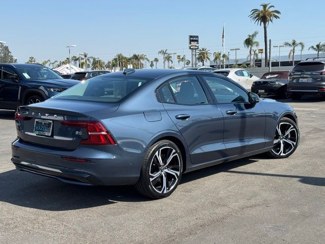 2024 Volvo S60 Plus Dark Theme