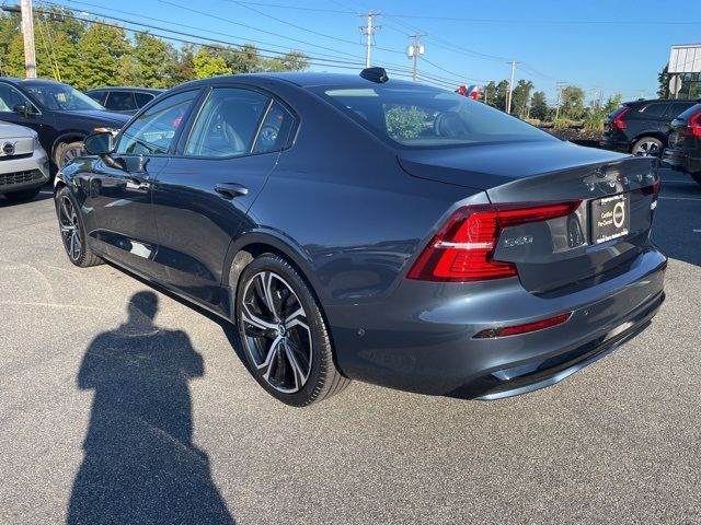 2024 Volvo S60 Plus Dark Theme