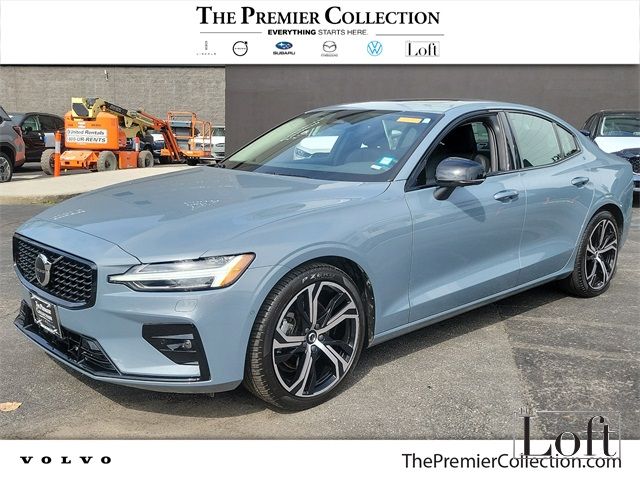 2024 Volvo S60 Plus Dark Theme