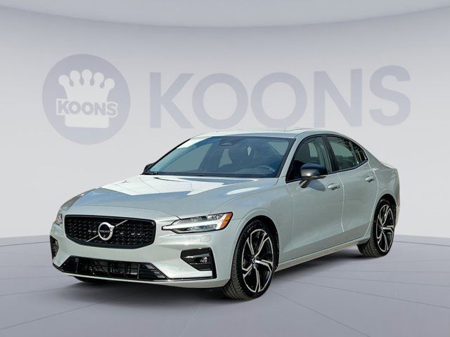 2024 Volvo S60 Plus Dark Theme