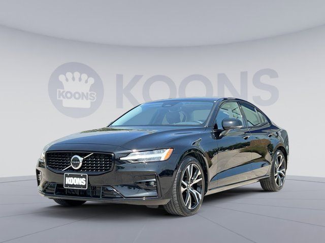 2024 Volvo S60 Plus Dark Theme