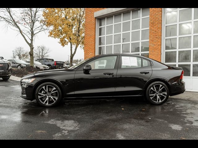 2024 Volvo S60 Plus Dark Theme