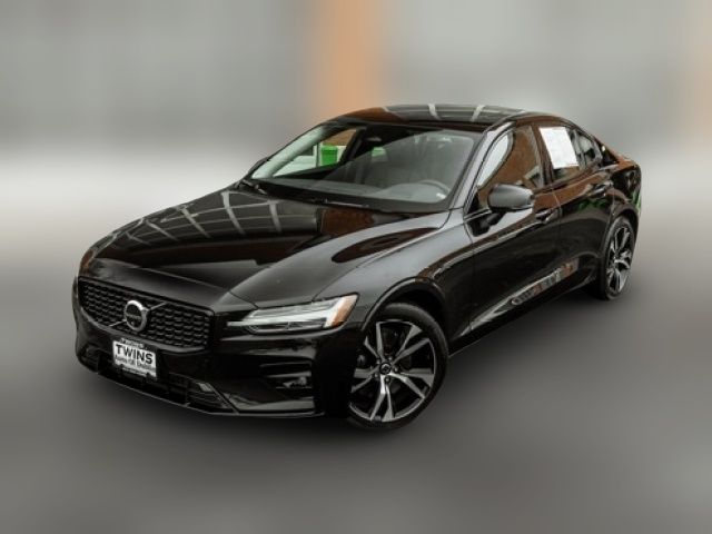 2024 Volvo S60 Plus Dark Theme