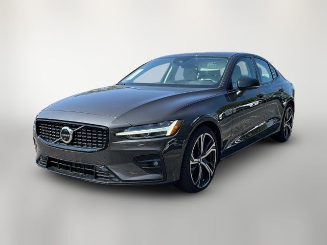 2024 Volvo S60 Plus Dark Theme