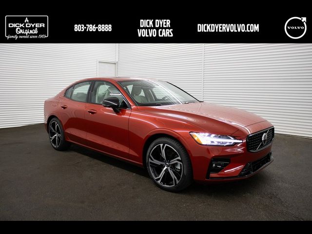 2024 Volvo S60 Plus Dark Theme