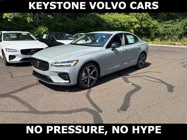 2024 Volvo S60 Plus Dark Theme