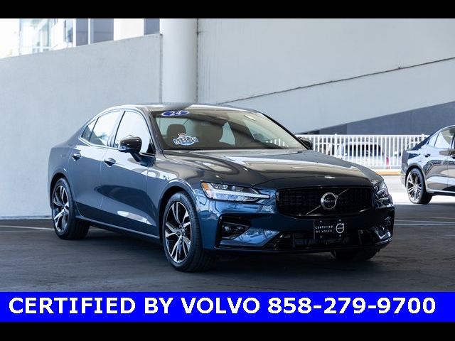 2024 Volvo S60 Plus Dark Theme