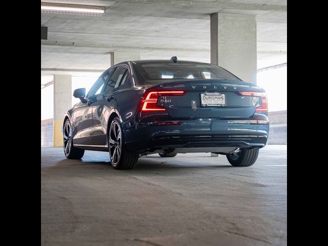 2024 Volvo S60 Plus Dark Theme