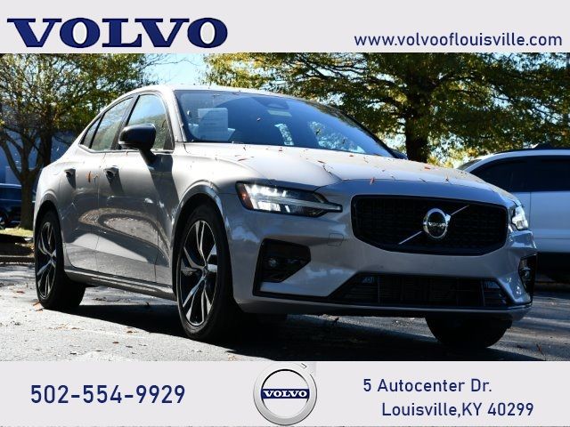 2024 Volvo S60 Plus Dark Theme