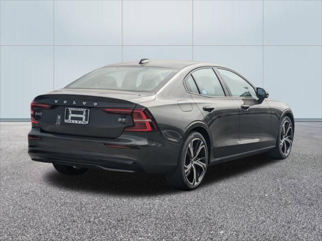 2024 Volvo S60 Plus Dark Theme