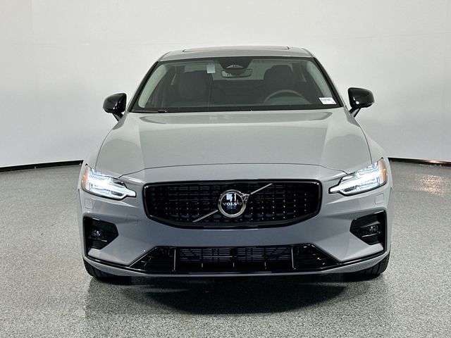 2024 Volvo S60 Plus Dark Theme