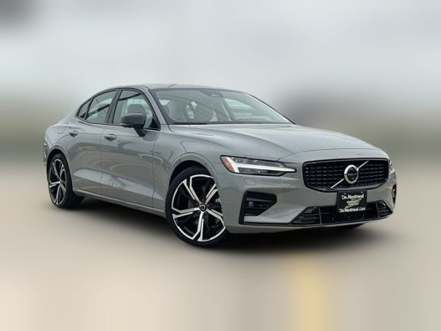 2024 Volvo S60 Plus Dark Theme