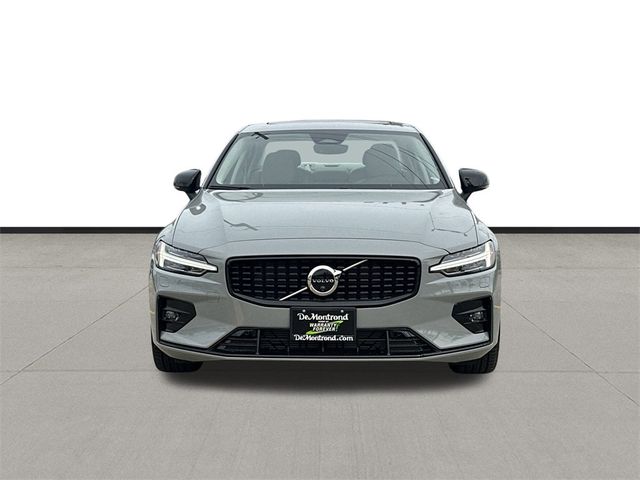 2024 Volvo S60 Plus Dark Theme