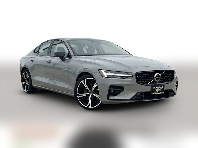 2024 Volvo S60 Plus Dark Theme