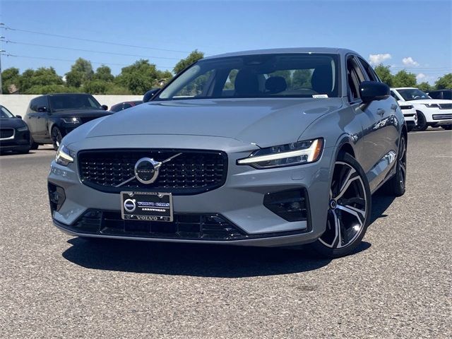 2024 Volvo S60 Plus Dark Theme