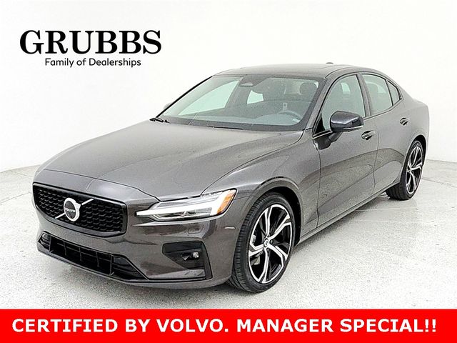 2024 Volvo S60 Plus Dark Theme