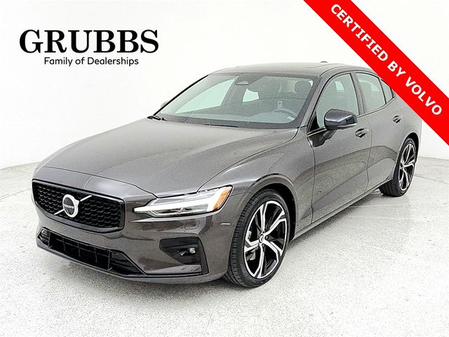 2024 Volvo S60 Plus Dark Theme