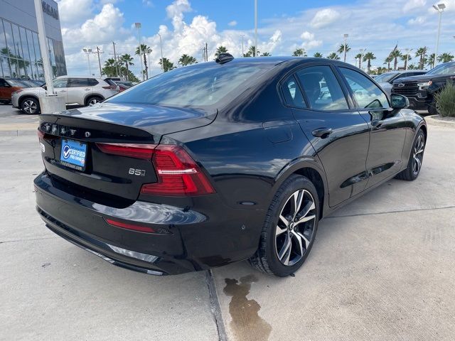 2024 Volvo S60 Plus Dark Theme