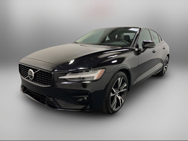 2024 Volvo S60 Plus Dark Theme