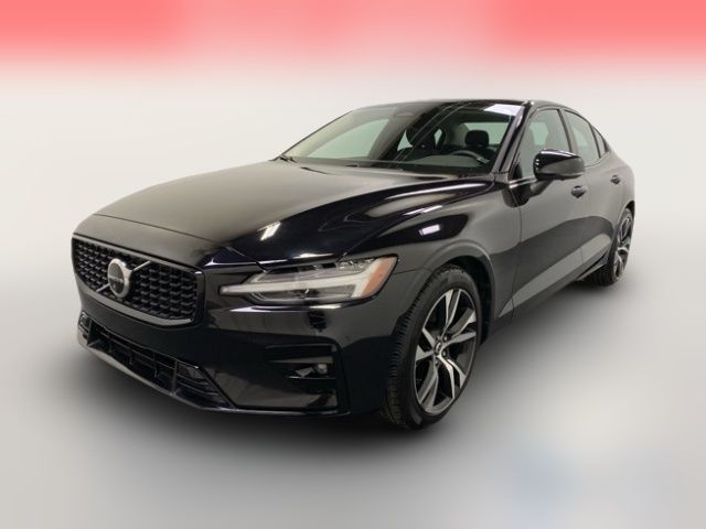 2024 Volvo S60 Plus Dark Theme