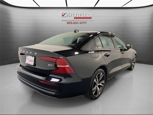 2024 Volvo S60 Plus Dark Theme