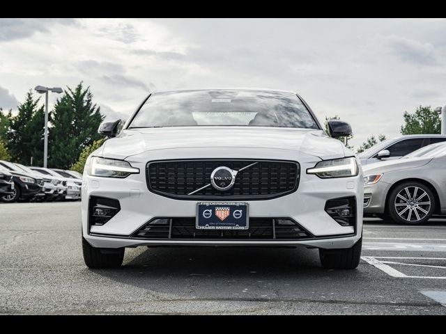 2024 Volvo S60 Plus Dark Theme