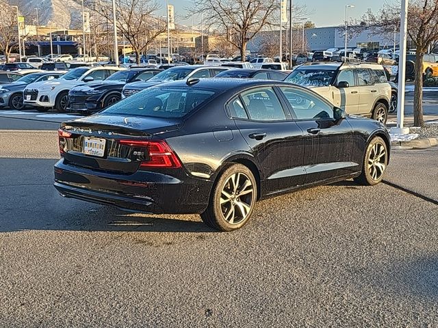 2024 Volvo S60 Plus Dark Theme