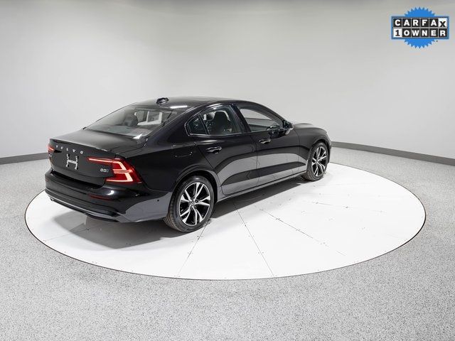 2024 Volvo S60 Plus Dark Theme