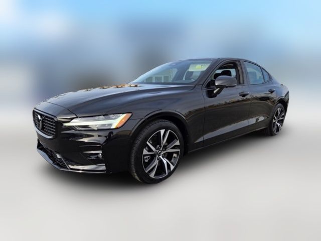 2024 Volvo S60 Plus Dark Theme