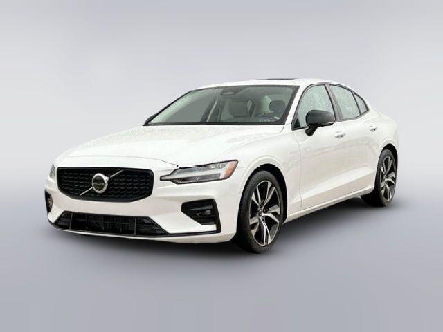 2024 Volvo S60 Plus Dark Theme